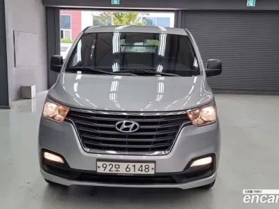 2021 Hyundai Starex Van 5-Seater, фото 1, лот 10231325