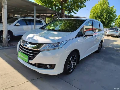 2015 Honda Odyssey Facelift 2.4L Smart Enjoyment Edition, фото 2, лот 10438332