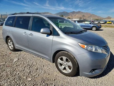 2015 TOYOTA SIENNA LE, фото 4, лот 10531292