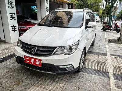 2015 Baojun 730 1.8L Manual Luxury Navigation ESP Edition 7-seater, фото 2, лот 11170814
