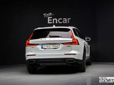 2021 Volvo V60 B5 Pro AWD, фото 4, лот 10129276