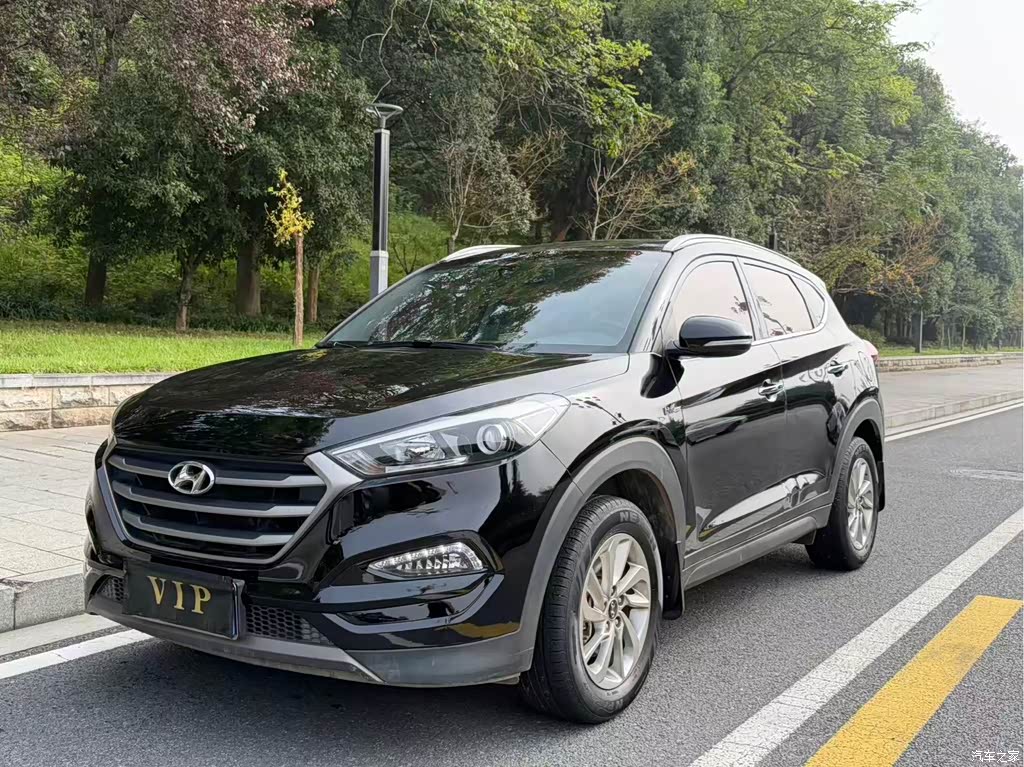 2015 Hyundai Tucson 1.6T Dual Clutch 2WD Smart, фото 1, лот 11137290