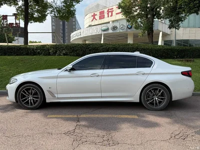 2022 BMW 5 Series 525Li M Sport Package, фото 3, лот 11002536