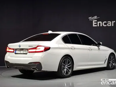 2022 BMW 5-Series 520i M Sport, фото 2, лот 10201698