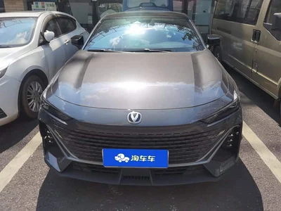 2023 Changan UNI-V 1.5T Luxury Edition, фото 2, лот 10248961
