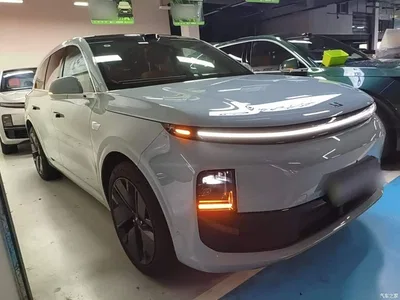 2025 Li Auto L6 Max Smart Renewal Edition, фото 4, лот 10842072