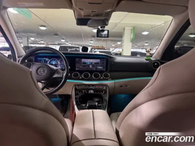 2018 Mercedes-Benz E-Class E300 4MATIC Avnatgarde, фото 4, лот 10179945