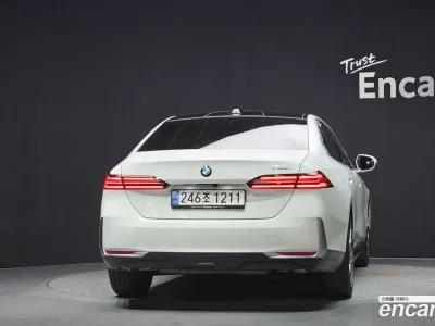 2024 BMW 5-Series 520i, фото 3, лот 10070954
