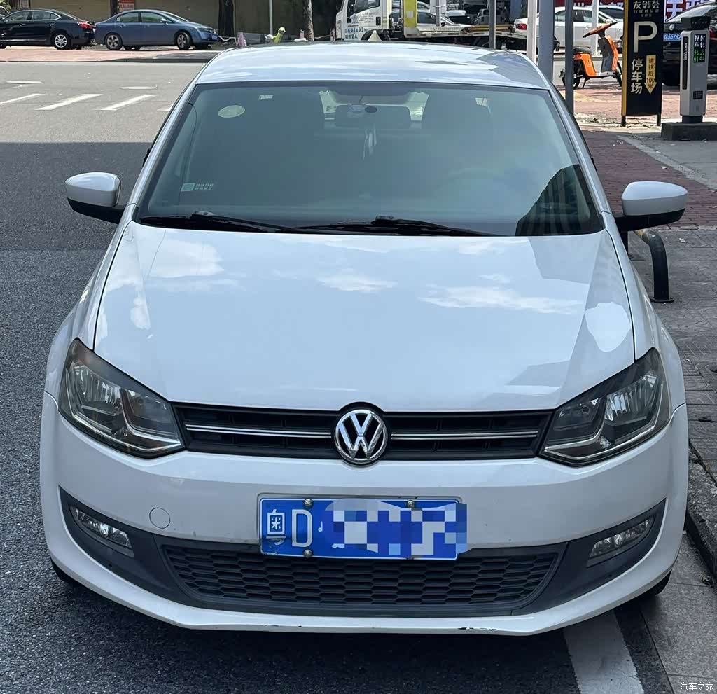 2013 Volkswagen Polo 1.6L Automatic Comfort Edition, фото 2, лот 11216355