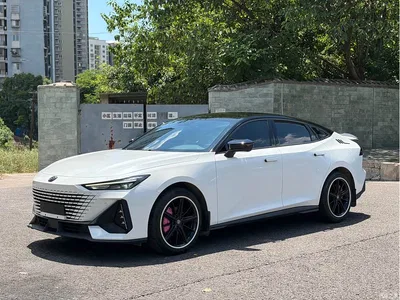 2022 Changan UNI-V 1.5T Premium Model, фото 1, лот 10249771