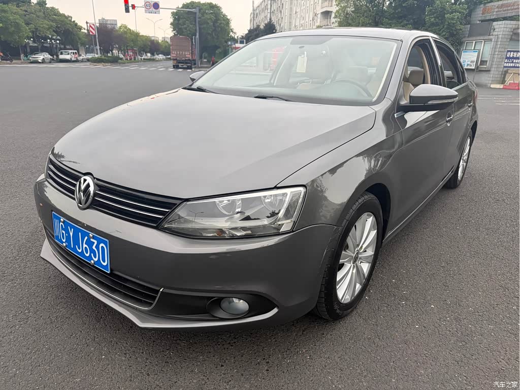 2014 Volkswagen Sagitar Facelift 1.6L Automatic Comfort, фото 1, лот 11219113