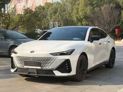 2024 Changan UNI-V 1.5T Premium, фото 1, лот 10250503