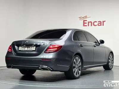2017 Mercedes-Benz E-Class E400 4MATIC Exclusive, фото 1, лот 10071426