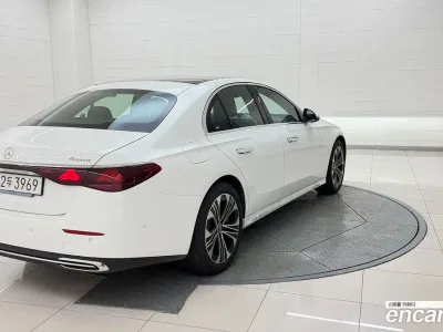 2025 Mercedes-Benz E-Class E350e 4MATIC, фото 4, лот 10075767