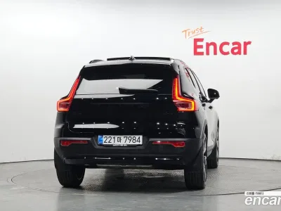 2025 Volvo XC40 B4 Black Edition, фото 4, лот 10127522
