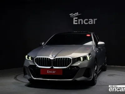 2025 BMW 5-Series 530i xDrive M Sport, фото 2, лот 10057350