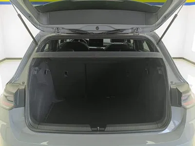 2025 Volkswagen Golf 300TSI R-Line, фото 4, лот 10422154