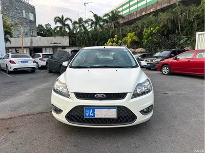 2013 Ford Focus Hatchback Classic 1.8L Automatic Base, фото 2, лот 10434209