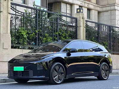 2025 Li Auto i6 2WD Base Model, фото 1, лот 10445262
