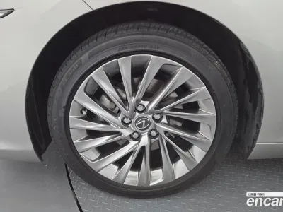 2025 Lexus ES 300h Executive, фото 4, лот 10520416