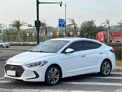 2016 Hyundai Elantra 1.6L Auto Smart·Luxury Edition, фото 1, лот 10371284