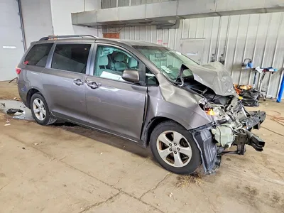 2015 TOYOTA SIENNA LE, фото 4, лот 10510210