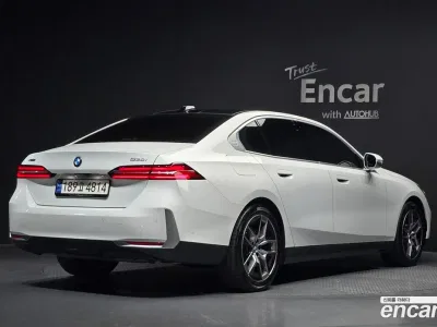 2024 BMW 5-Series 530i xDrive, фото 1, лот 10054690