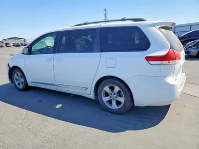 2011 TOYOTA SIENNA LE, фото 2, лот 10543632
