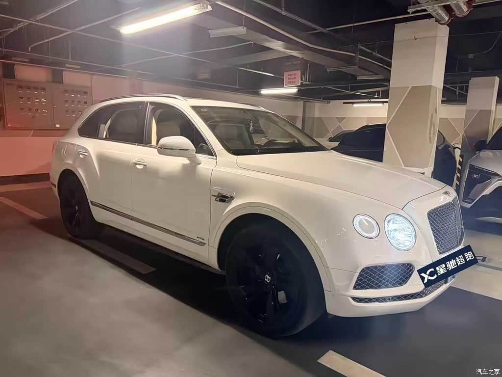 2016 Bentley Bentayga 6.0T Standard Edition, фото 2, лот 11135534