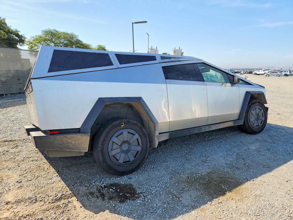 2026 TESLA CYBERTRUCK, фото 3, лот 10971261