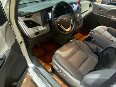 2018 Toyota Sienna Base Model, фото 3, лот 10382279