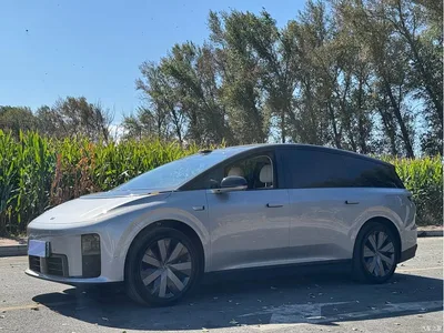 2025 Li Auto Li i8 Standard Edition, фото 1, лот 10822247