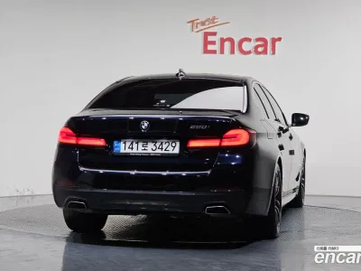 2022 BMW 5-Series 520i M Sport, фото 3, лот 10044968