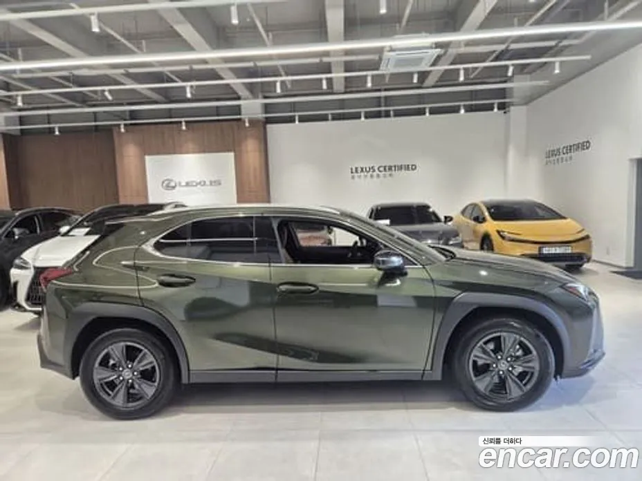 2026 Lexus UX 300h 2.0 2WD, фото 2, лот 10213529