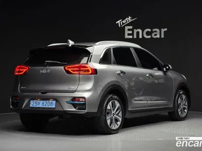 2022 Kia Niro Prestige, фото 1, лот 10377683