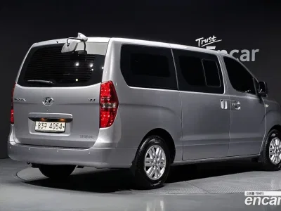 2021 Hyundai Starex Van 5-Seater, фото 1, лот 10192387