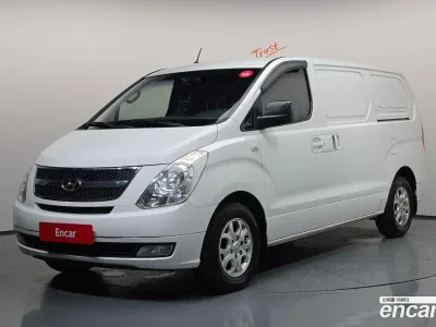 2013 Hyundai Starex 3-Seater VAN, фото 1, лот 10207538