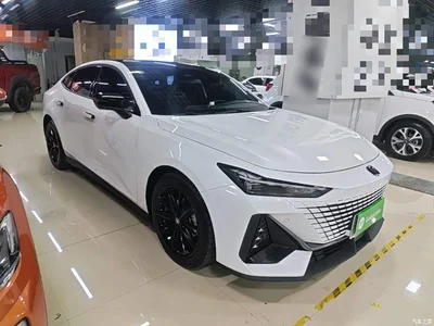 2023 Changan UNI-V 1.5T Luxury Edition, фото 4, лот 10253253