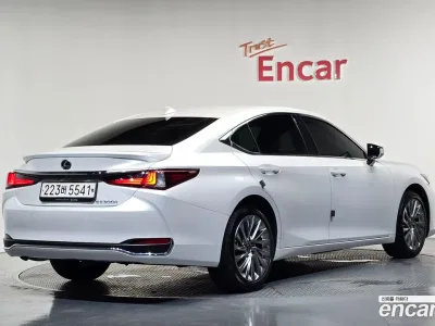 2023 Lexus ES 300h Luxury Plus, фото 2, лот 10218442
