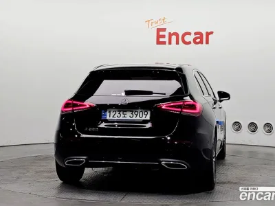 2021 Mercedes-Benz A-Class A220 Hatchback, фото 3, лот 10039780