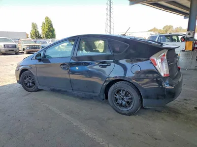 2015 TOYOTA PRIUS TWO, фото 2, лот 10537170