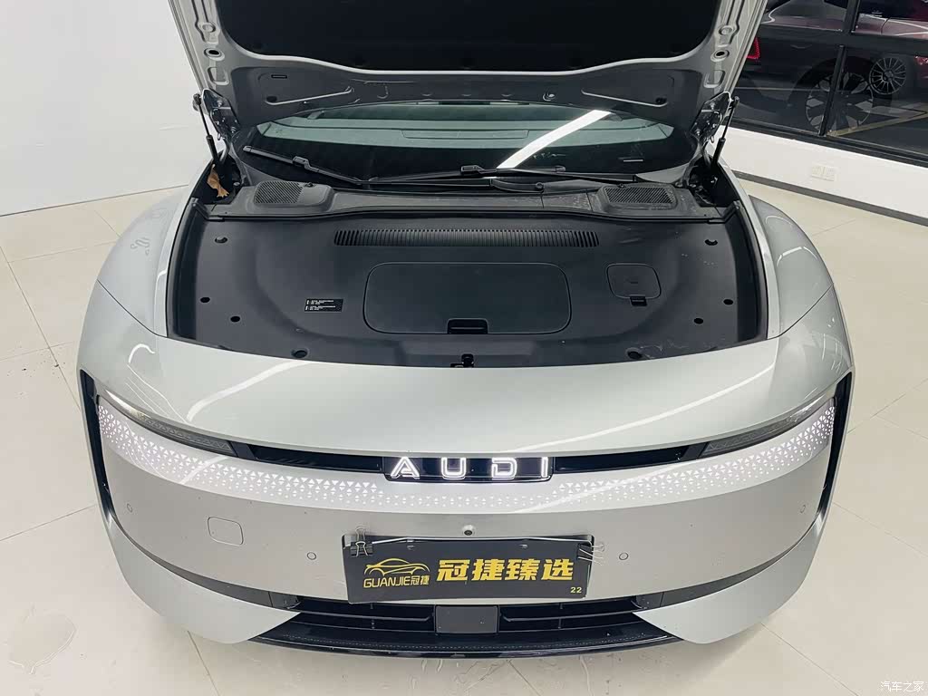 2025 Audi E5 Sportback Model Base Version, фото 2, лот 10448231