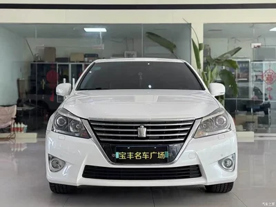 2012 Toyota Crown 2.5L Royal Leather Edition, фото 2, лот 10298989