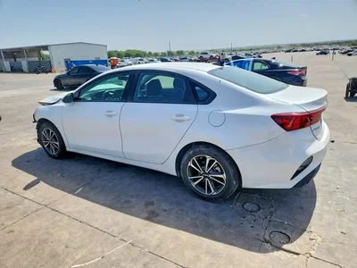 2024 KIA FORTE LXS, фото 2, лот 10665482