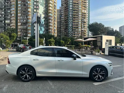 2024 Volvo S60 B5 R-Design Sport Edition, фото 4, лот 10361598