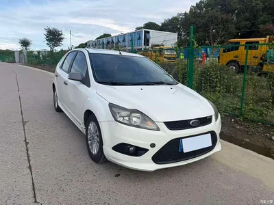 2013 Ford Focus Hatchback Classic 1.8L Manual Fashion, фото 2, лот 10294349