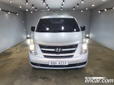 2010 Hyundai Starex 5-Seater VAN, фото 2, лот 11057763