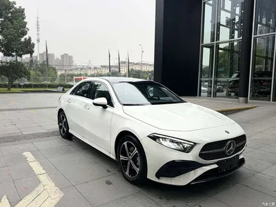 2025 Mercedes-Benz A-Class A 200 L Fashion Edition, фото 3, лот 11225382
