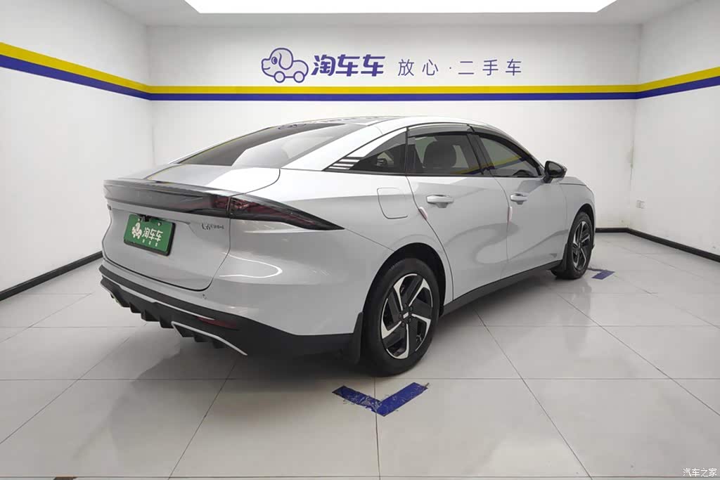 2025 Geely Galaxy Galaxy L6 EM-i 140km Starship Edition, фото 4, лот 11228788