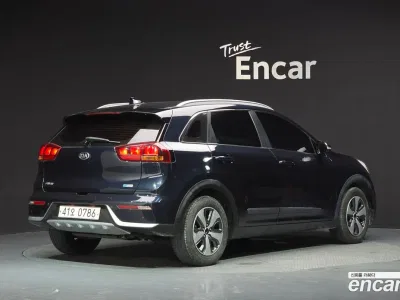 2017 Kia Niro Luxury, фото 2, лот 10204875